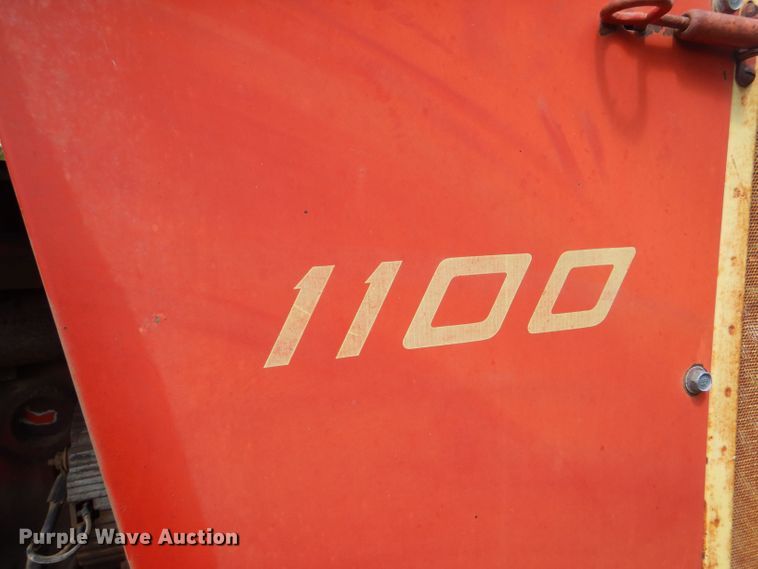 image for item LB9918 New Holland 1100  windrower