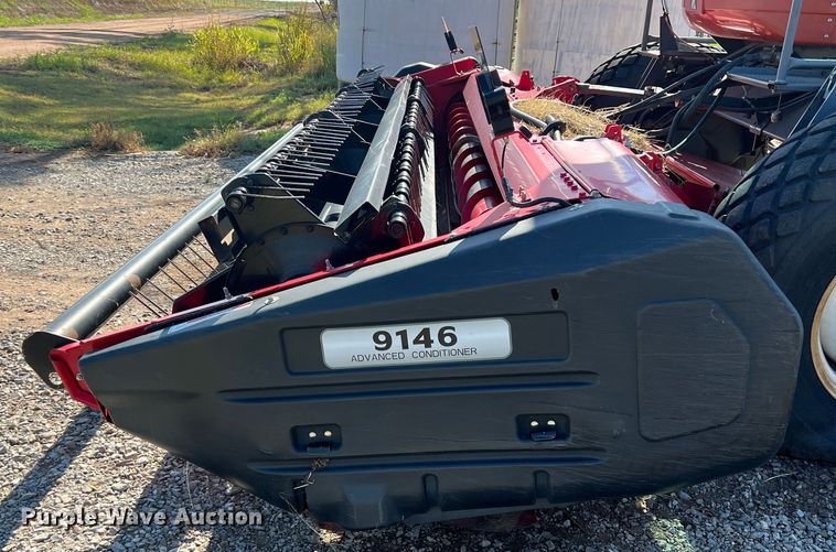 image for item LI9418 2014 AGCO 9146  windrower sickle head