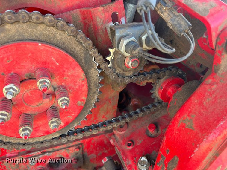 image for item LI9418 2014 AGCO 9146  windrower sickle head