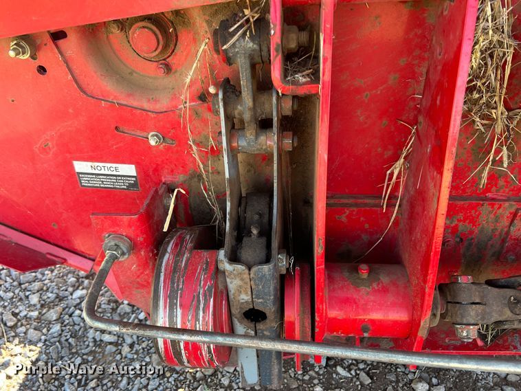 image for item LI9418 2014 AGCO 9146  windrower sickle head