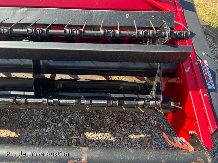 image for item LI9418 2014 AGCO 9146  windrower sickle head