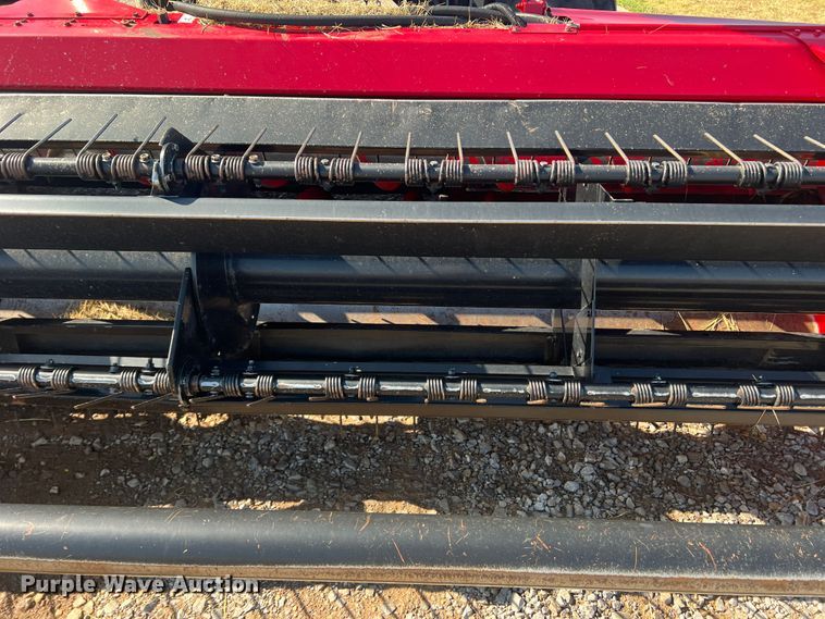 image for item LI9418 2014 AGCO 9146  windrower sickle head