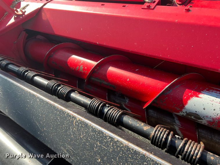 image for item LI9418 2014 AGCO 9146  windrower sickle head