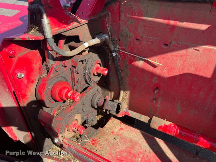 image for item LI9418 2014 AGCO 9146  windrower sickle head