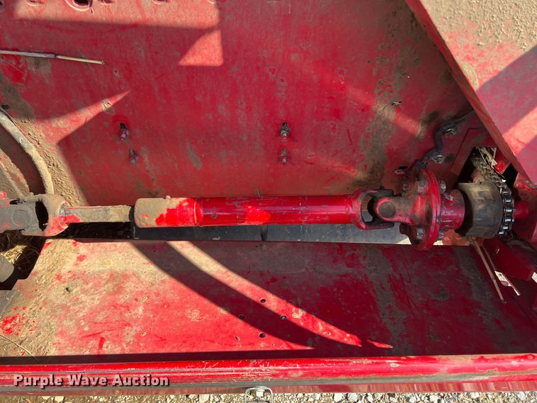 image for item LI9418 2014 AGCO 9146  windrower sickle head