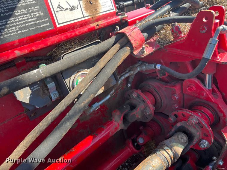 image for item LI9418 2014 AGCO 9146  windrower sickle head