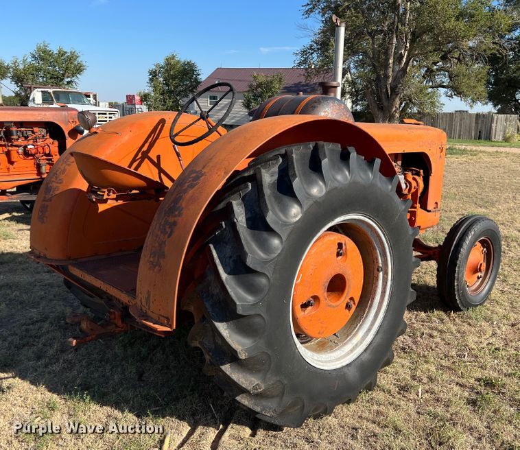 image for item LI9422 1952 Case LA  tractor