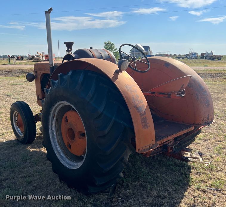 image for item LI9422 1952 Case LA  tractor