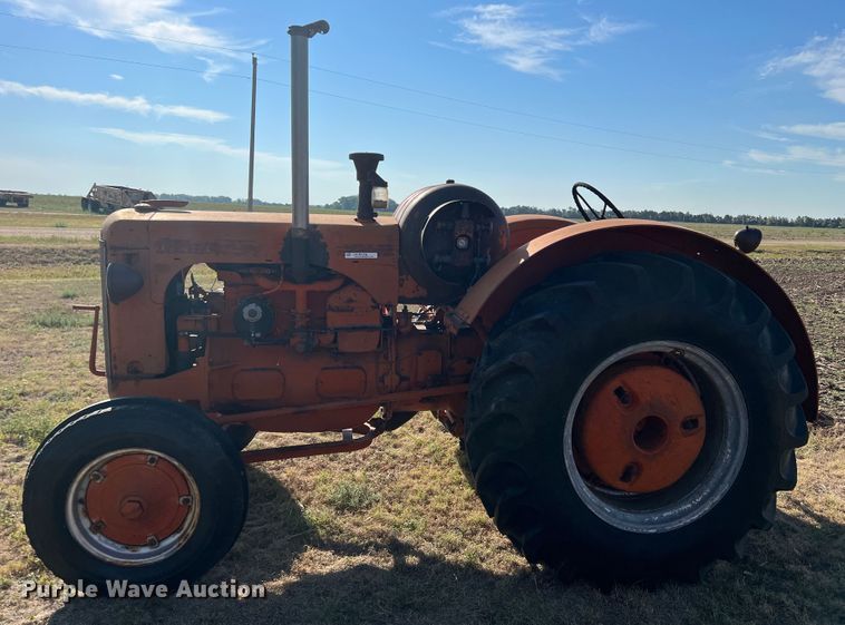 image for item LI9422 1952 Case LA  tractor