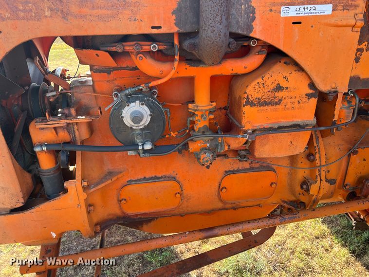 image for item LI9422 1952 Case LA  tractor