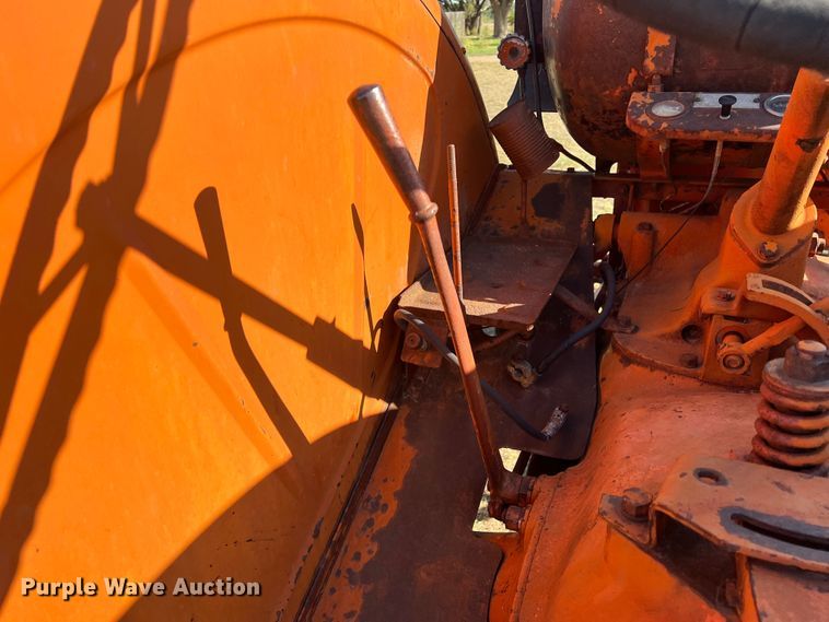 image for item LI9422 1952 Case LA  tractor