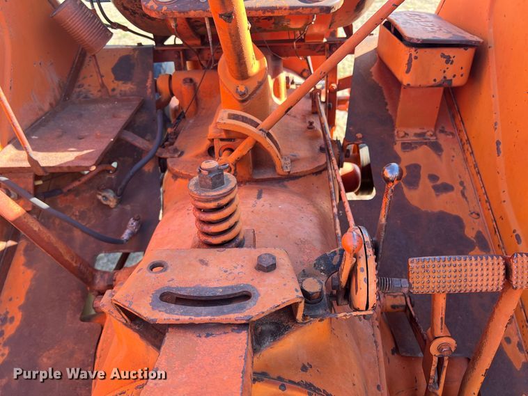 image for item LI9422 1952 Case LA  tractor