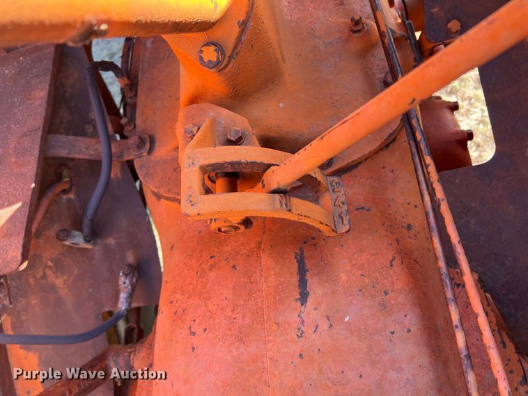 image for item LI9422 1952 Case LA  tractor