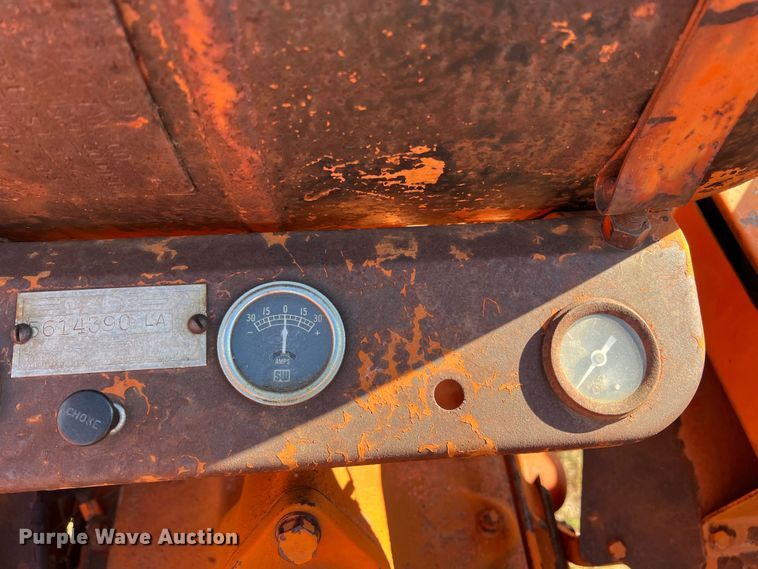 image for item LI9422 1952 Case LA  tractor