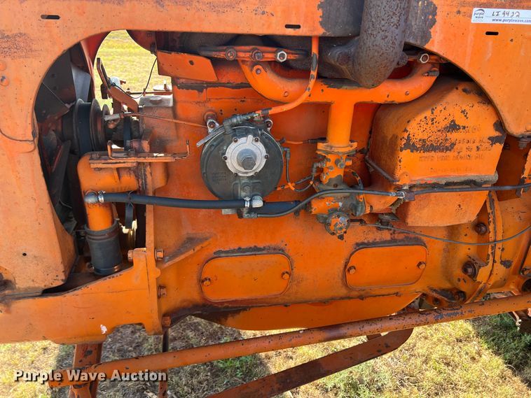 image for item LI9422 1952 Case LA  tractor