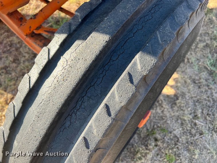 image for item LI9422 1952 Case LA  tractor