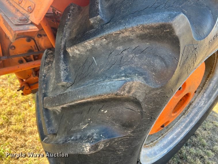 image for item LI9422 1952 Case LA  tractor