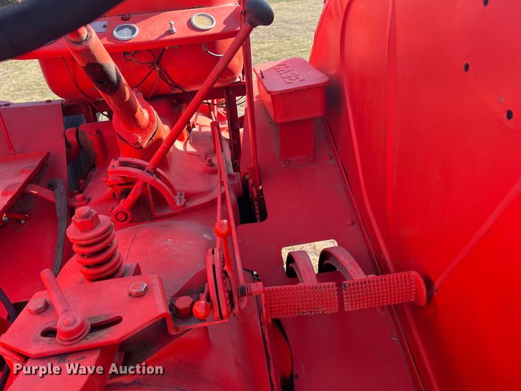 image for item LI9424 1949 Case LA  tractor