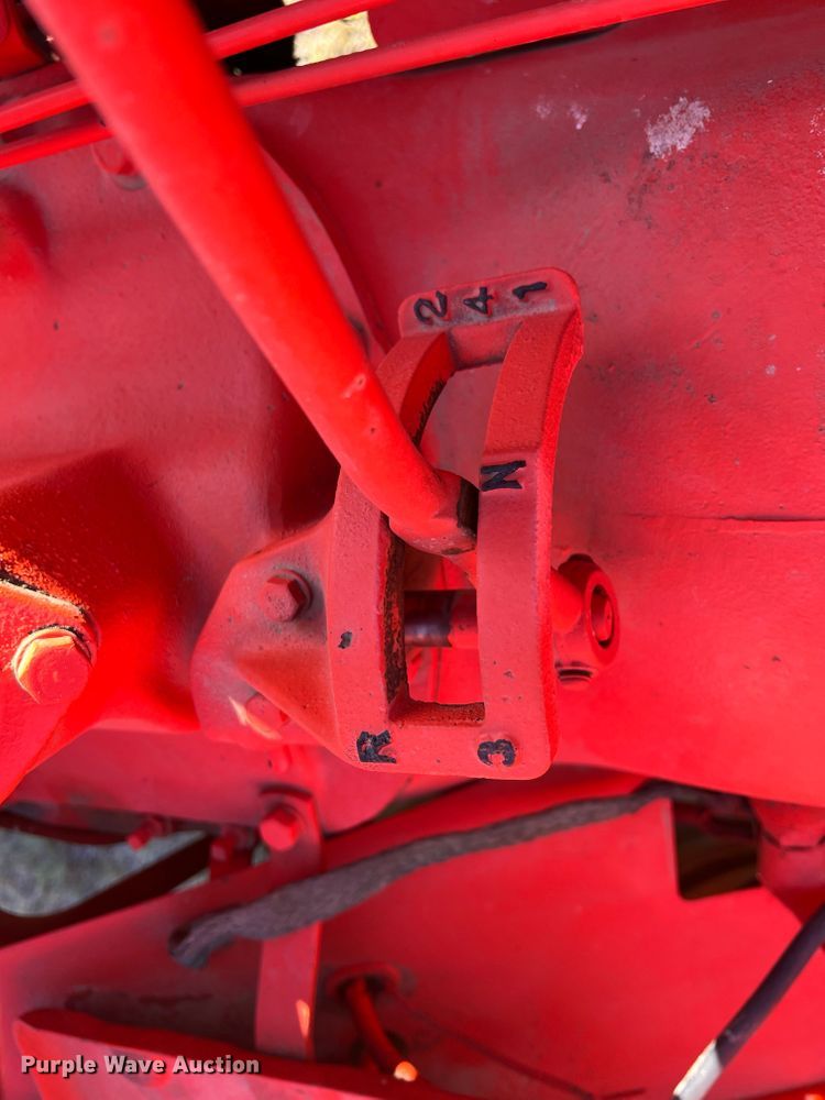 image for item LI9424 1949 Case LA  tractor