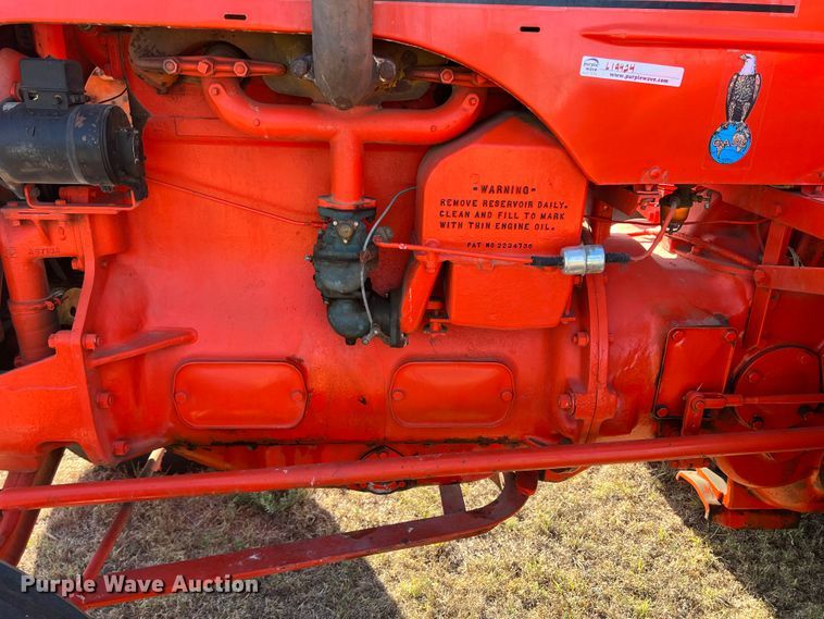 image for item LI9424 1949 Case LA  tractor