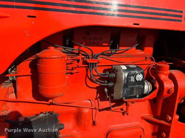 image for item LI9424 1949 Case LA  tractor