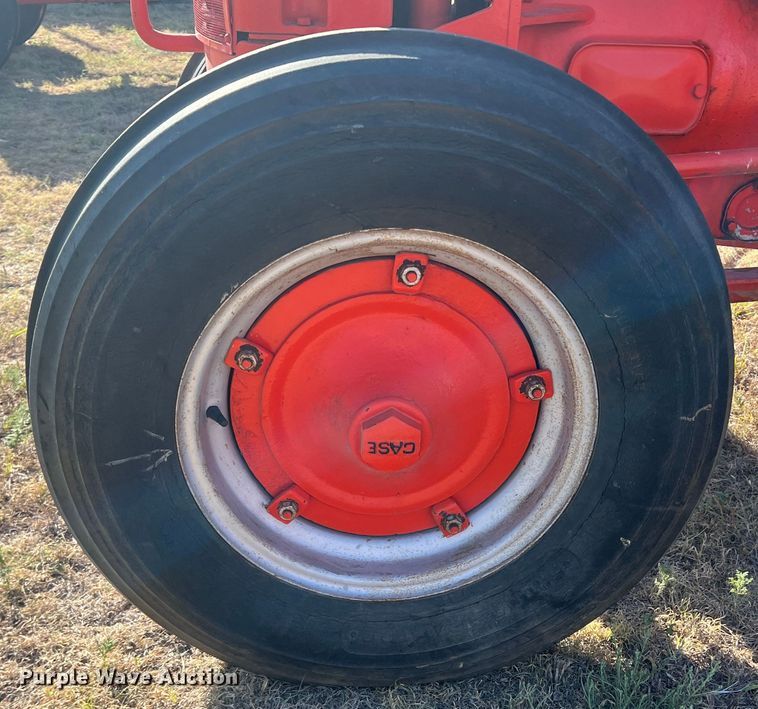 image for item LI9424 1949 Case LA  tractor