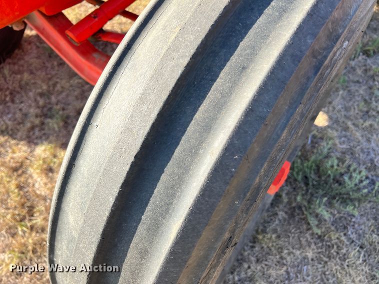 image for item LI9424 1949 Case LA  tractor