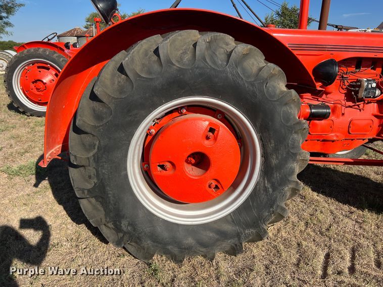 image for item LI9424 1949 Case LA  tractor