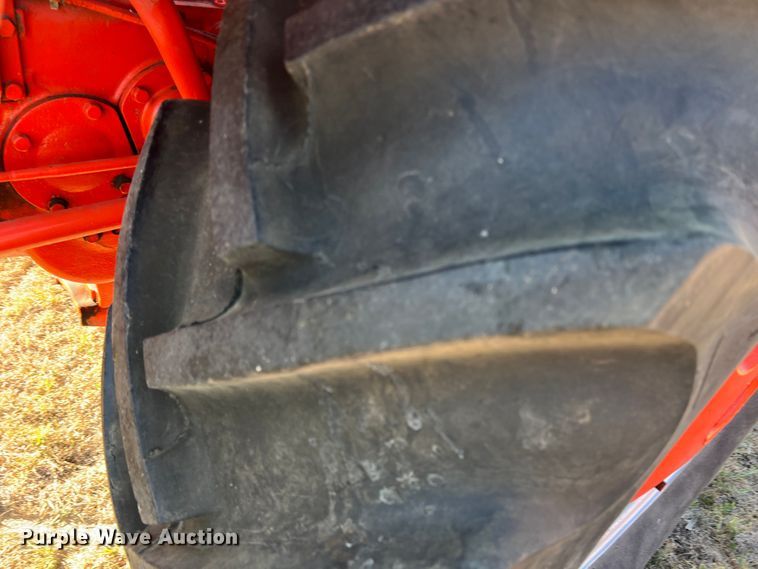 image for item LI9424 1949 Case LA  tractor