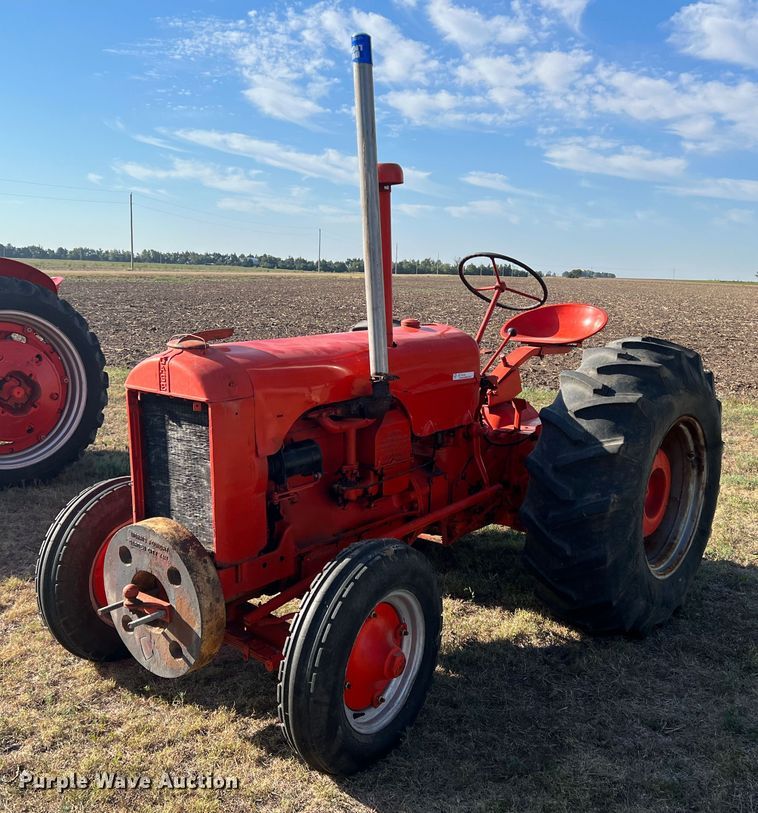 image for item LI9426 1945 Case DI  tractor