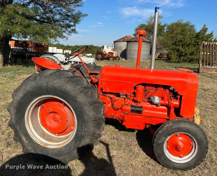 image for item LI9426 1945 Case DI  tractor