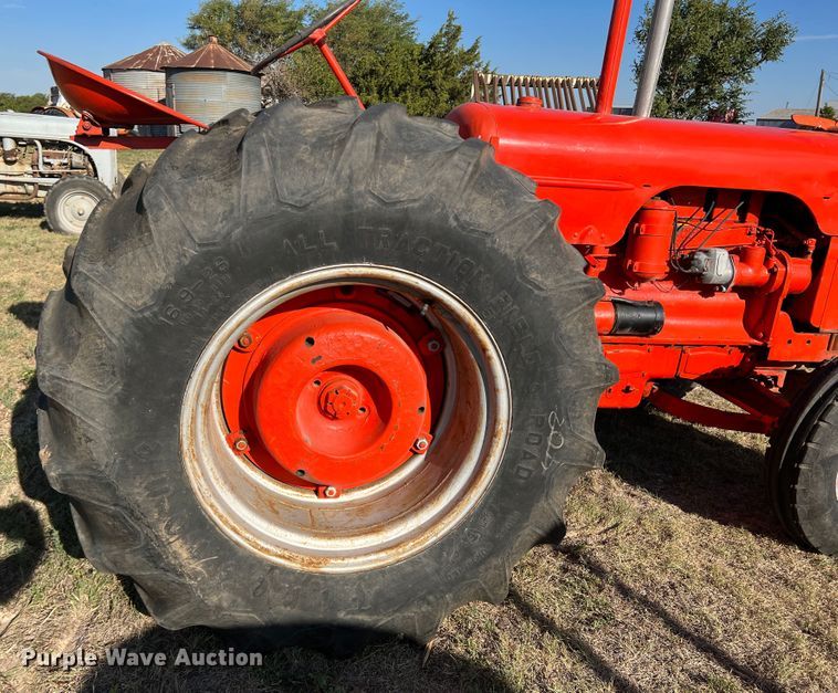 image for item LI9426 1945 Case DI  tractor