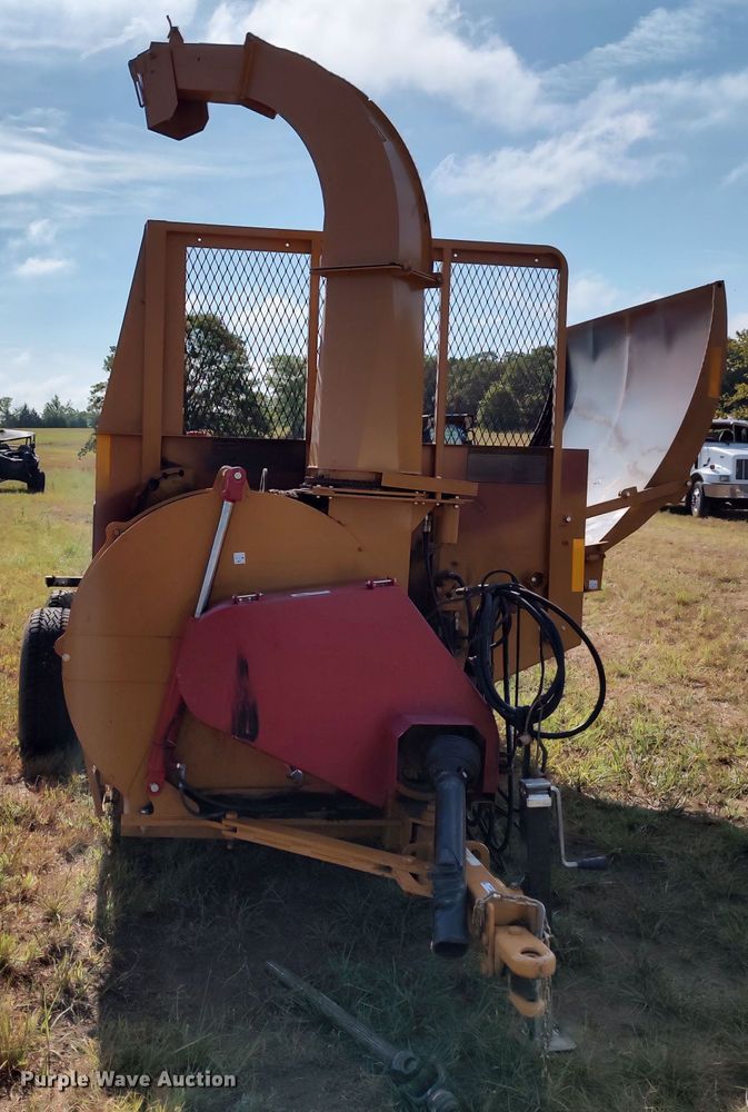 image for item LK9196 2019 HayBuster 2574  bale processor