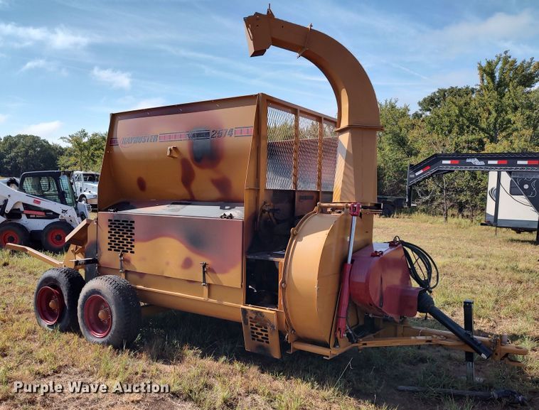 image for item LK9196 2019 HayBuster 2574  bale processor