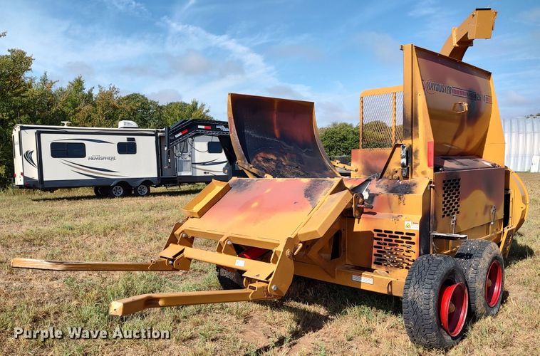 image for item LK9196 2019 HayBuster 2574  bale processor