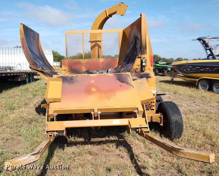 image for item LK9196 2019 HayBuster 2574  bale processor