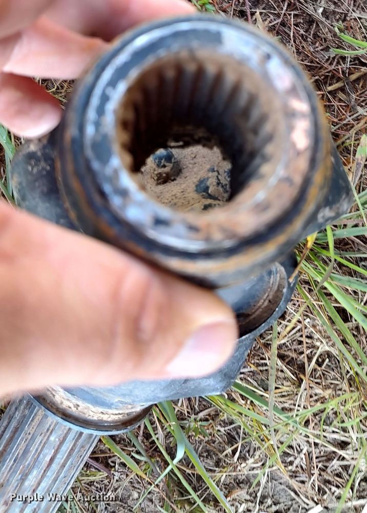 image for item LK9196 2019 HayBuster 2574  bale processor