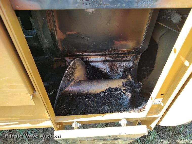 image for item LK9196 2019 HayBuster 2574  bale processor