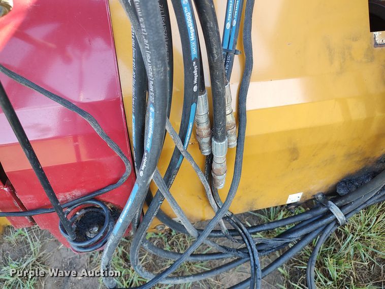 image for item LK9196 2019 HayBuster 2574  bale processor