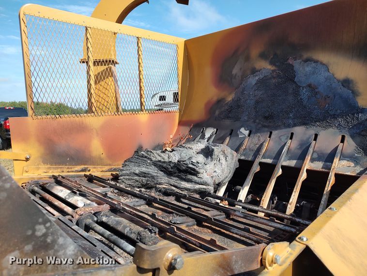 image for item LK9196 2019 HayBuster 2574  bale processor