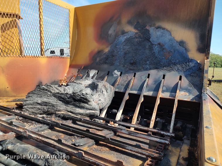 image for item LK9196 2019 HayBuster 2574  bale processor