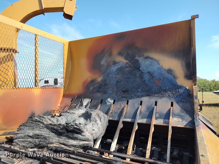 image for item LK9196 2019 HayBuster 2574  bale processor