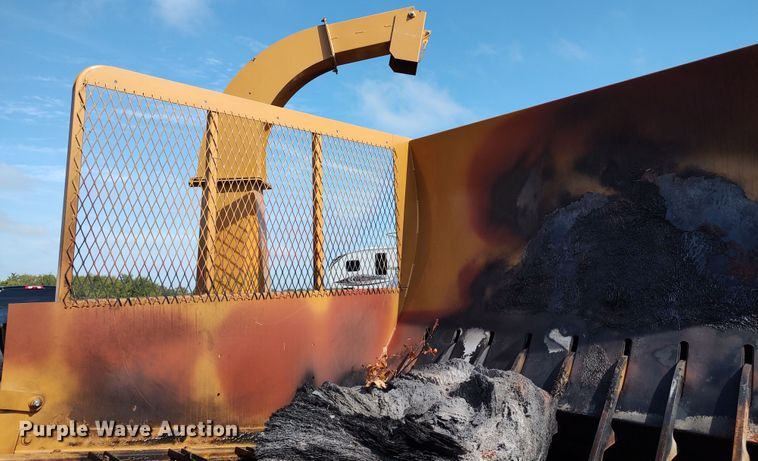 image for item LK9196 2019 HayBuster 2574  bale processor