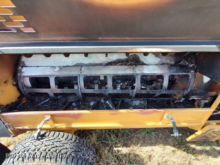 image for item LK9196 2019 HayBuster 2574  bale processor