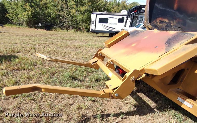 image for item LK9196 2019 HayBuster 2574  bale processor