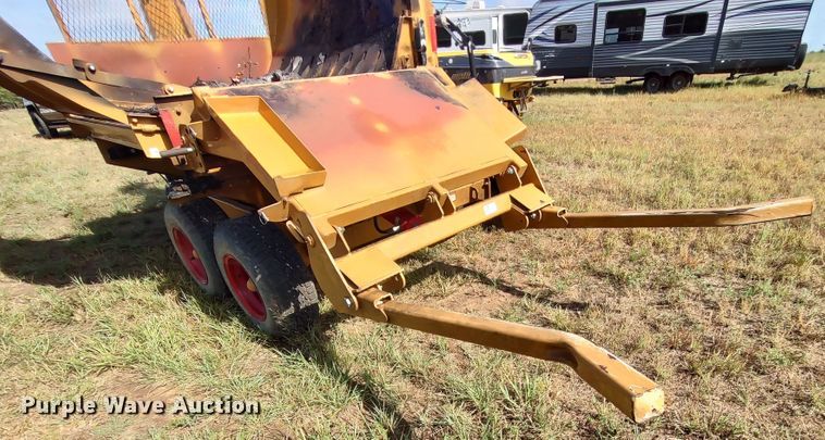 image for item LK9196 2019 HayBuster 2574  bale processor