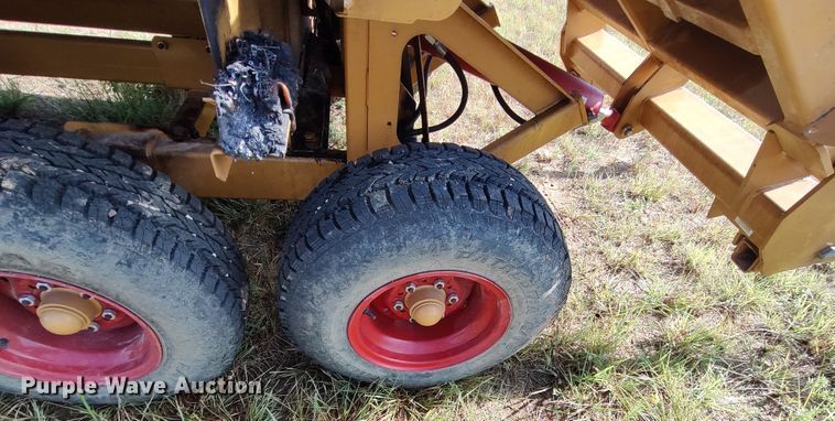 image for item LK9196 2019 HayBuster 2574  bale processor