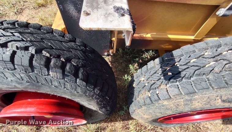 image for item LK9196 2019 HayBuster 2574  bale processor