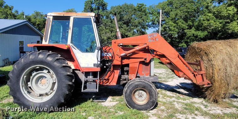 image for item LM9678 1984 Massey Ferguson 699  tractor