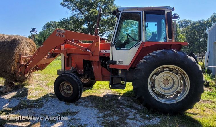 image for item LM9678 1984 Massey Ferguson 699  tractor